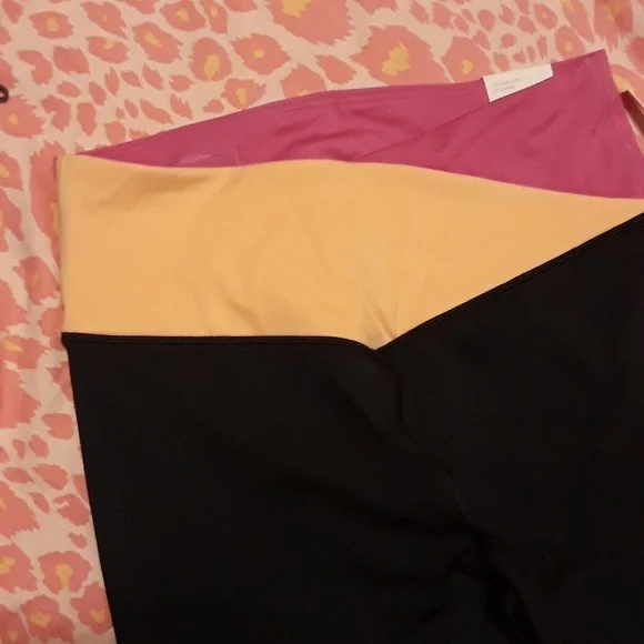 VS live ON POINT crop leggings - Picture 2 of 6